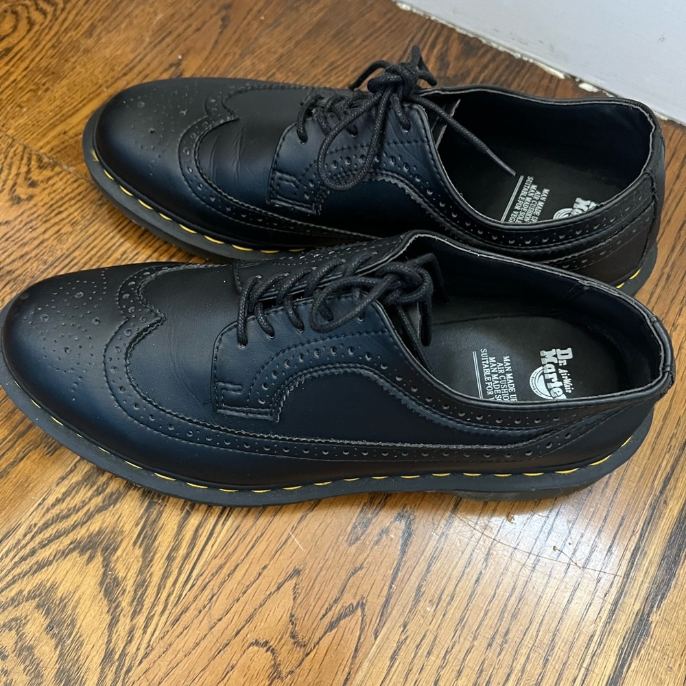 Dr. Martens vegan leather wingtip oxfords size 10 US men’s